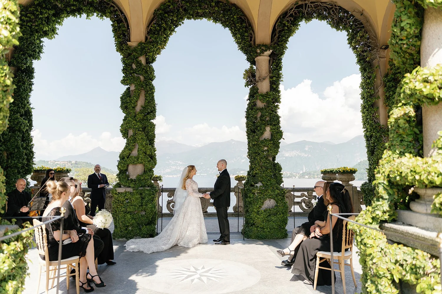 Elope in italy - elope in lake como - elopement packages italy