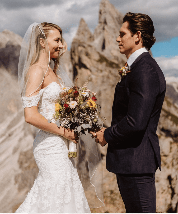 Lakin & Axel , elopement in Dolomites