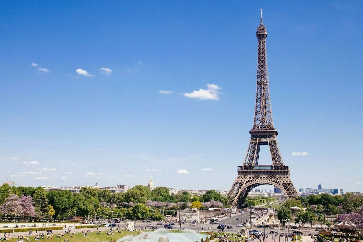 Elope in Paris, France