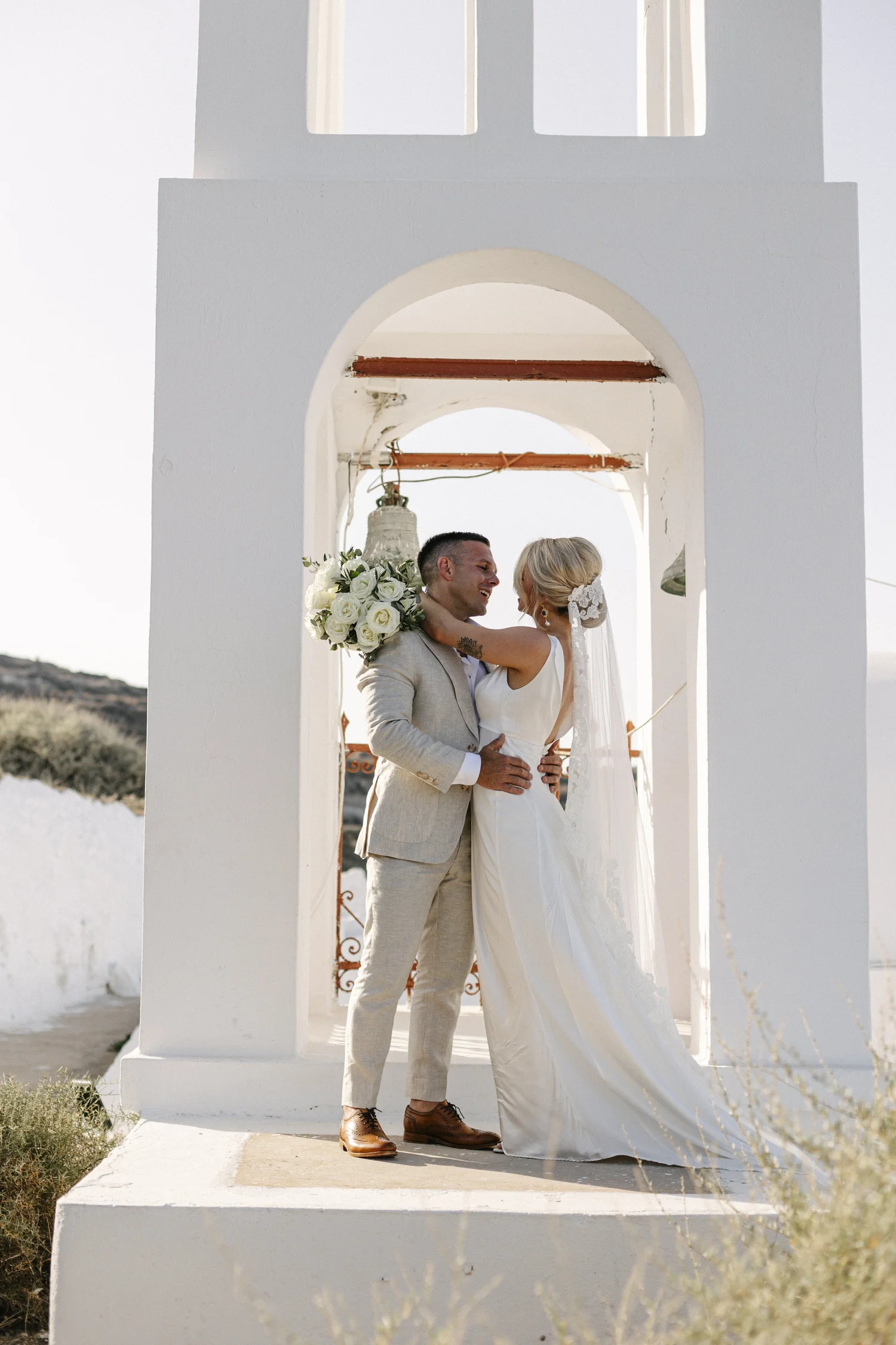 Emma & Karrim, elopement in Santorini